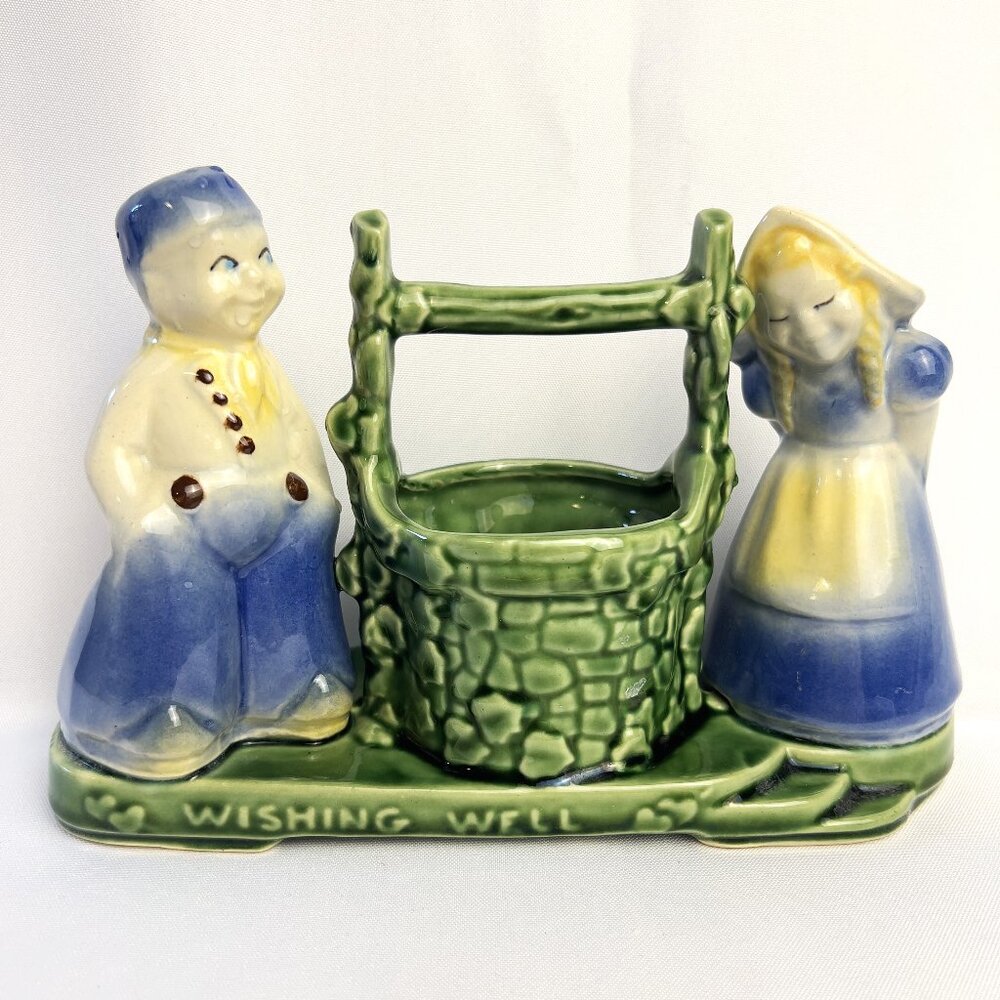 Shawnee Pottery Wishing Well Planter #710 Vintage USA Dutch Couple 1940s